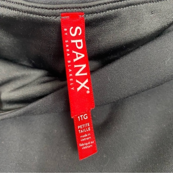 SPANXsmooth™ Soft and Smooth ponte knit leggings 1X petite - Picture 5 of 7